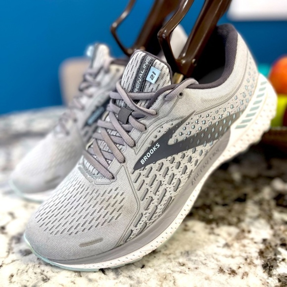 Brooks Adrenaline 21 Sneakers woman’s size 11